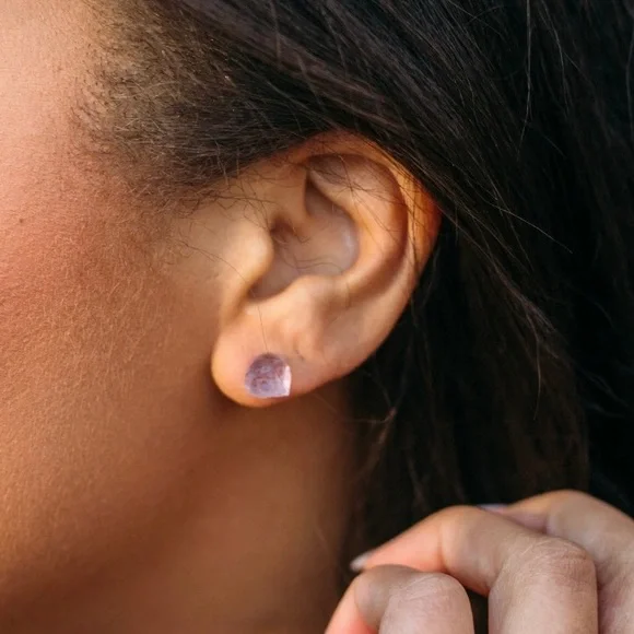 π New Raw Light Amethyst Gemstone Earrings - Picture 3 of 9